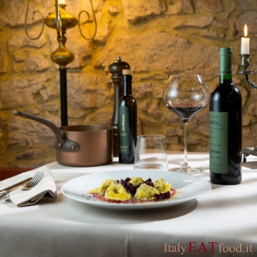 ristorante_taverna_kus_san_zeno_di_montagna_verona_sala_tavoli_primo_pasta