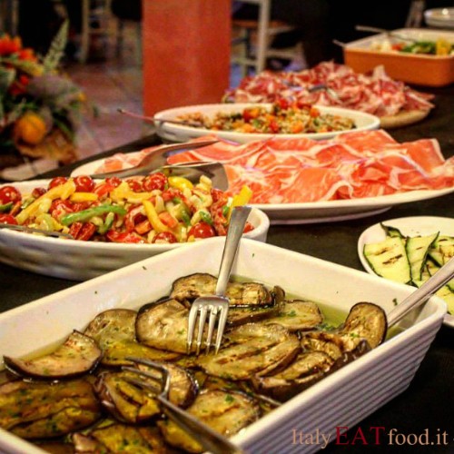 agriturismo_viantiqua_fidenza_parma_antipasti_buffet_italy_eat_food
