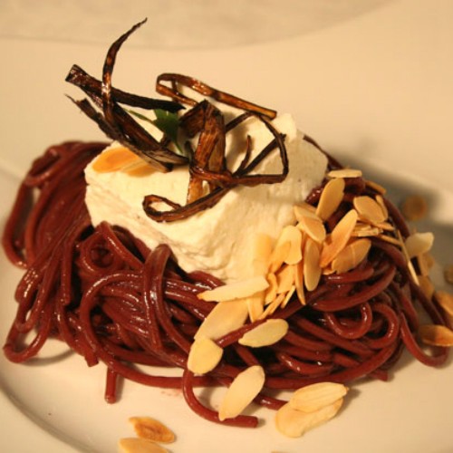 Ristorante_vecchia_cantina_baroni_ristoranti_avola_spaghetti_al_nero_d_avola_italy_eat_food